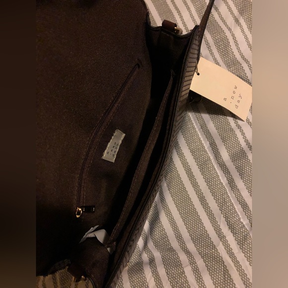 Snake print purse - Picture 3 of 5